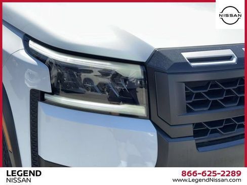Used 2026 Nissan Frontier PRO-4X AWD/4WD image 5