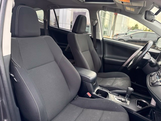 Used 2018 Toyota RAV4 XLE AWD/4WD image 25