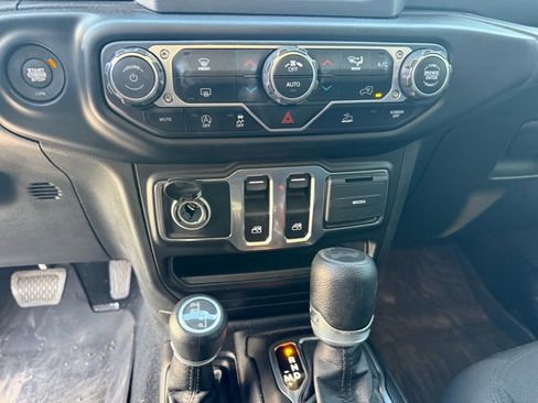 Used 2022 Jeep Wrangler Willys image 15