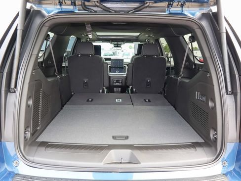 New 2026 GMC Yukon XL Elevation w/ Elevation Premium Package AWD/4WD image 5