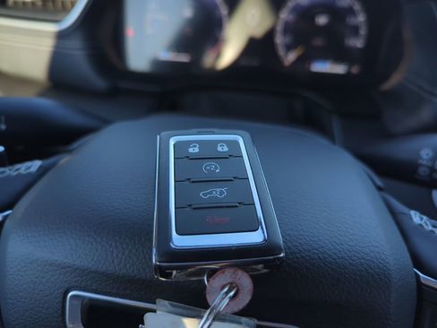 Used 2024 Jeep Grand Cherokee L Laredo image 28