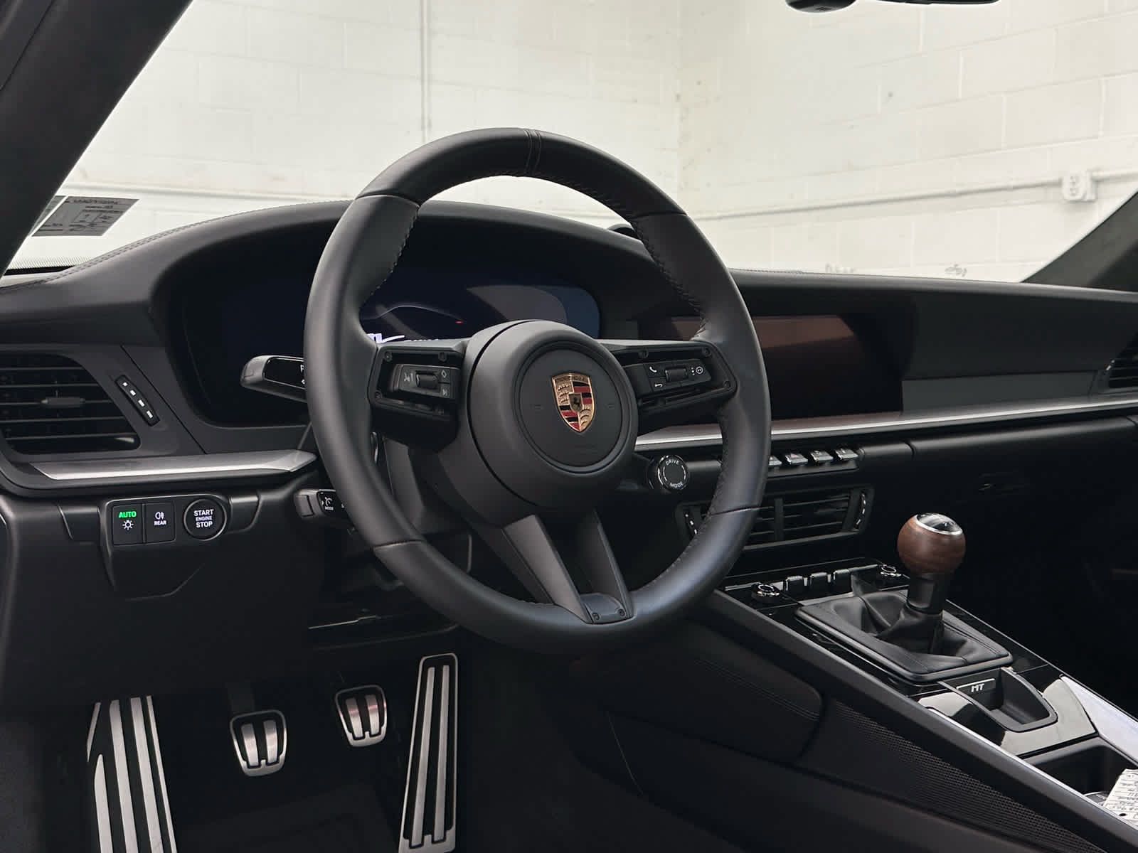 Used 2025 Porsche 911 Carrera T RWD image 10