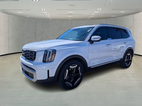 Used 2024 Kia Telluride S w/ S Sunroof Package image 7