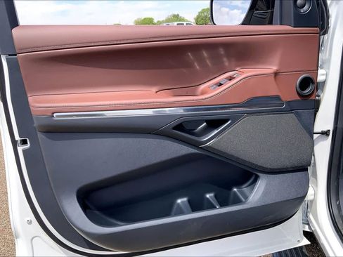 New 2026 Lincoln Navigator L Reserve AWD/4WD image 10