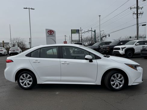 Used 2024 Toyota Corolla LE image 42