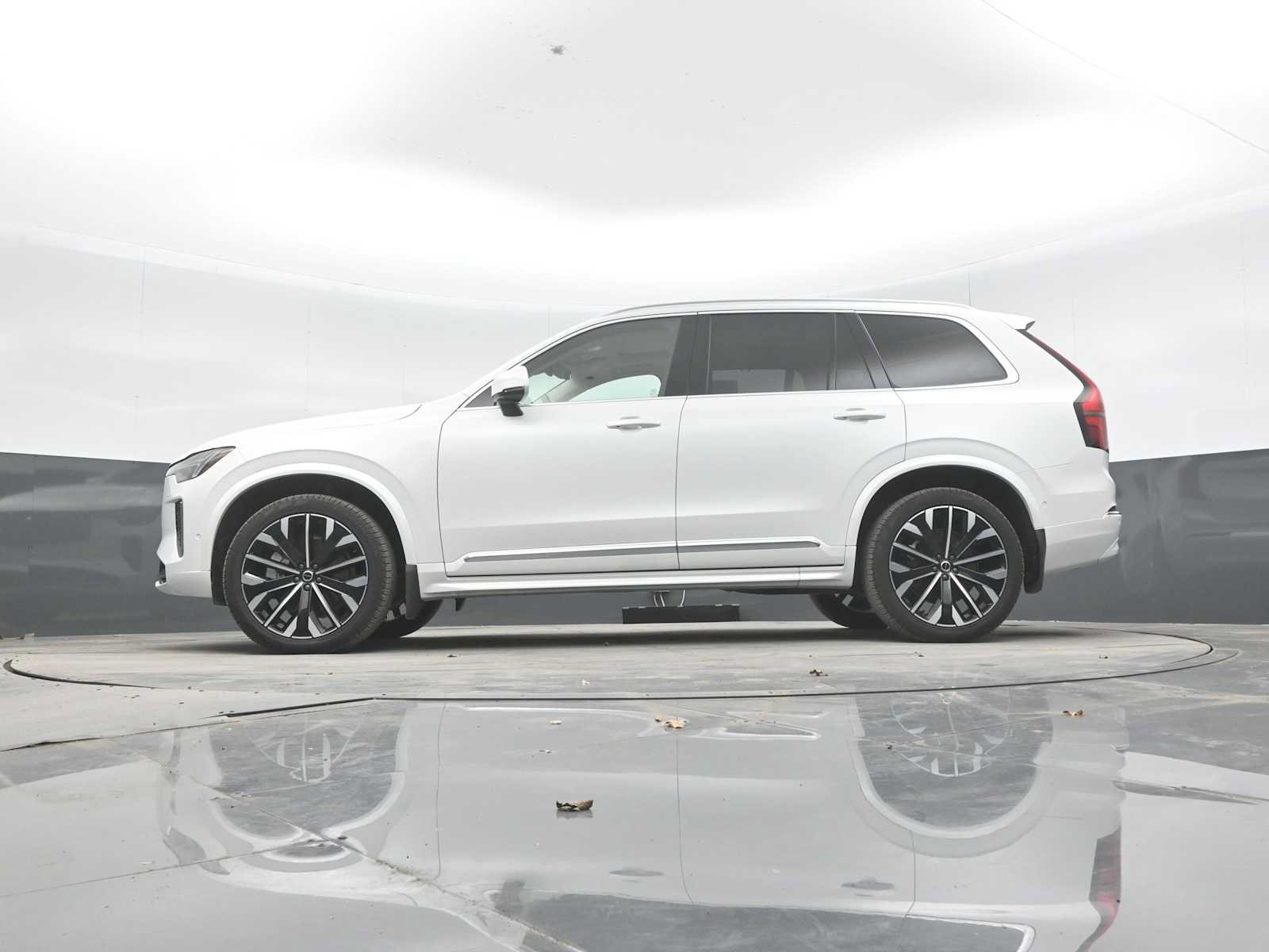 Used 2026 Volvo XC90 B6 Ultra w/ Protection Package AWD/4WD image 25