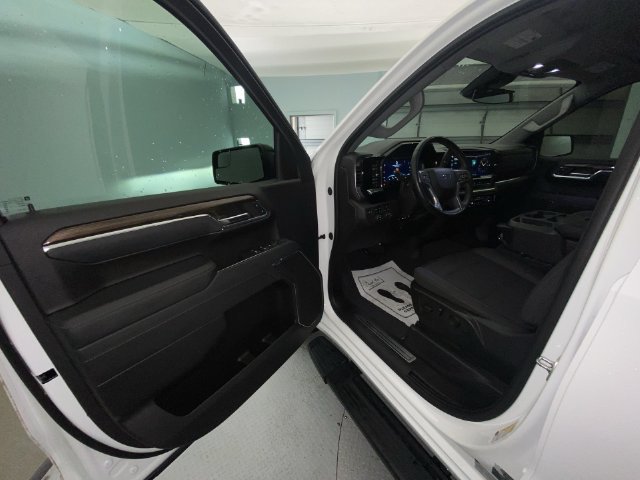 Used 2023 Chevrolet Silverado 1500 RST w/ Z71 Off-Road Package AWD/4WD image 11