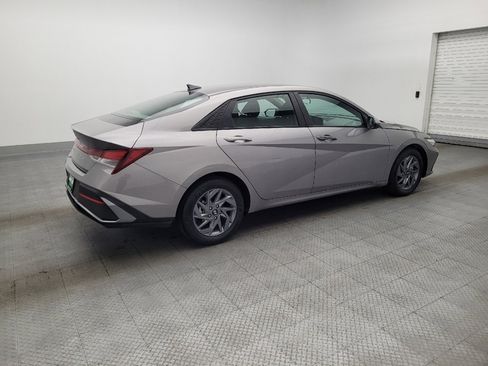 Used 2024 Hyundai Elantra SEL image 10