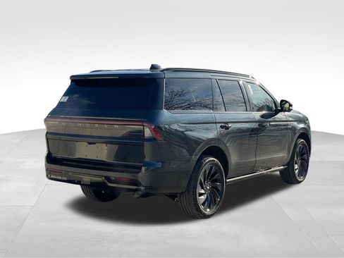 New 2025 Lincoln Navigator Reserve w/ Jet Appearance Package image 4