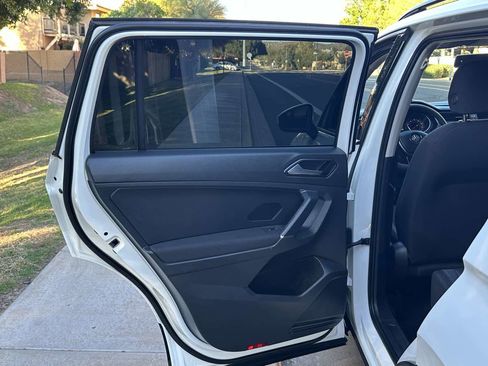 Used 2018 Volkswagen Tiguan S image 45