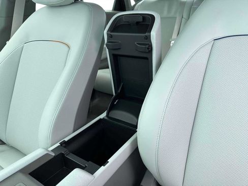 New 2025 Hyundai Ioniq 6 SEL image 18