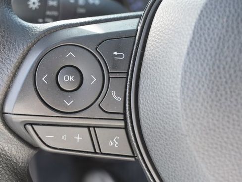 Used 2021 Toyota RAV4 XLE image 21