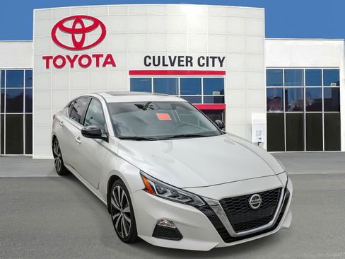 Used 2019 Nissan Altima 2.5 SR w/ SR Premium Package image 1