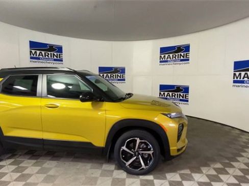 Certified 2023 Chevrolet TrailBlazer RS w/ Sun and Liftgate Package image 3