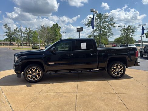 Used 2017 GMC Sierra 1500 SLT AWD/4WD image 3