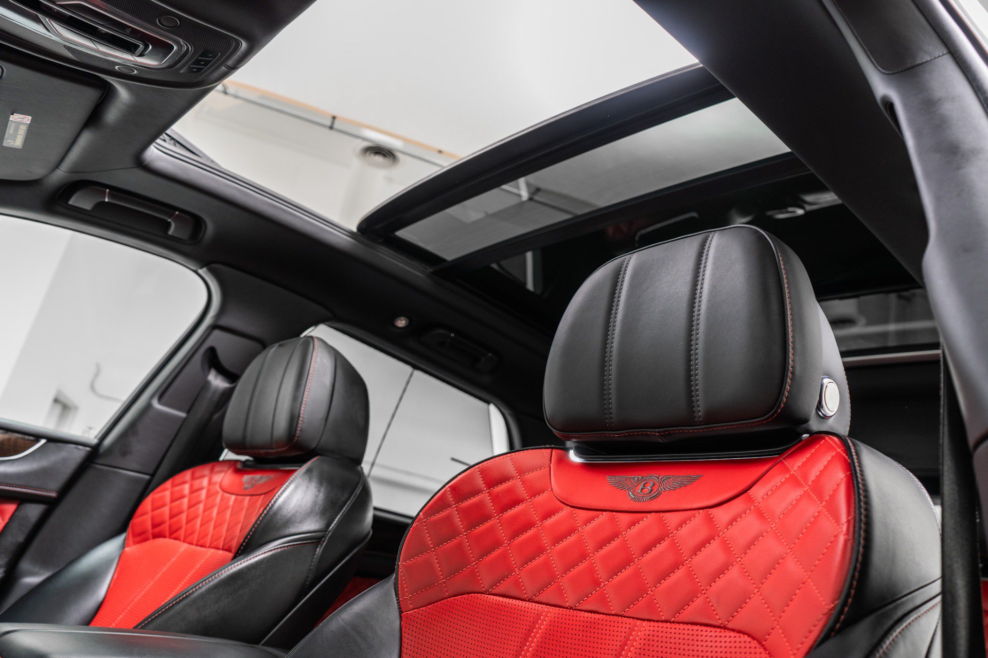 Used 2018 Bentley Bentayga Activity AWD/4WD image 18