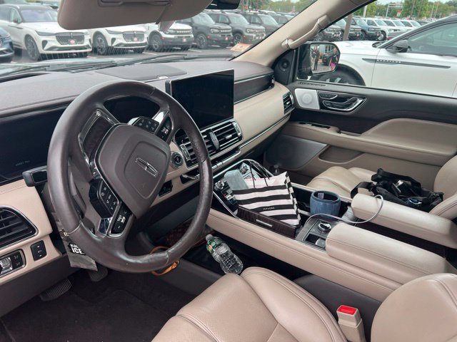 Used 2024 Lincoln Navigator L Reserve AWD/4WD image 9