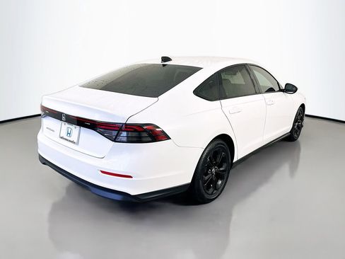 Certified 2025 Honda Accord SE image 5