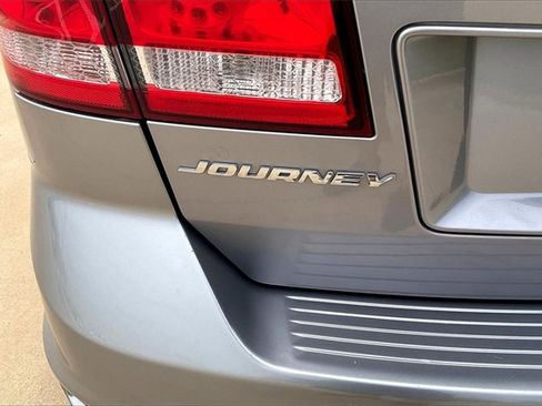 Used 2018 Dodge Journey SXT w/ Connectivity Group image 8