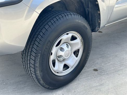 Used 2019 Toyota Tacoma SR w/ SR Convenience Package image 9