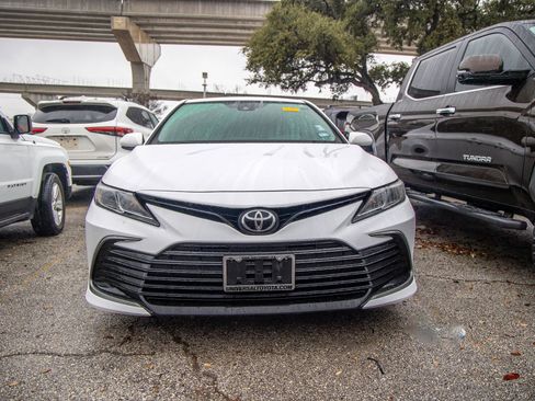 Used 2023 Toyota Camry LE image 4