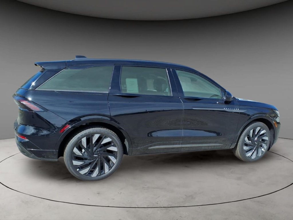New 2026 Lincoln Nautilus Reserve w/ Jet Appearance Package AWD/4WD image 6