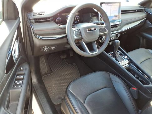 Used 2025 Jeep Compass Trailhawk w/ Trailhawk Elite Group image 14