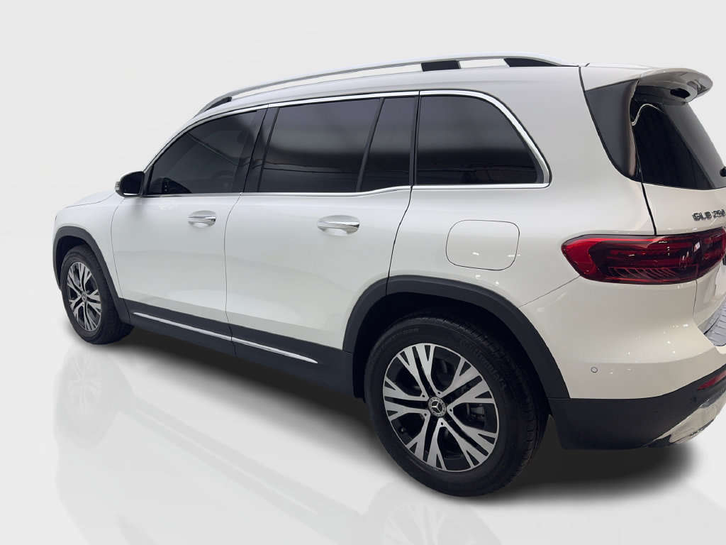 Used 2025 Mercedes-Benz GLB 250 w/ Exclusive Package image 16