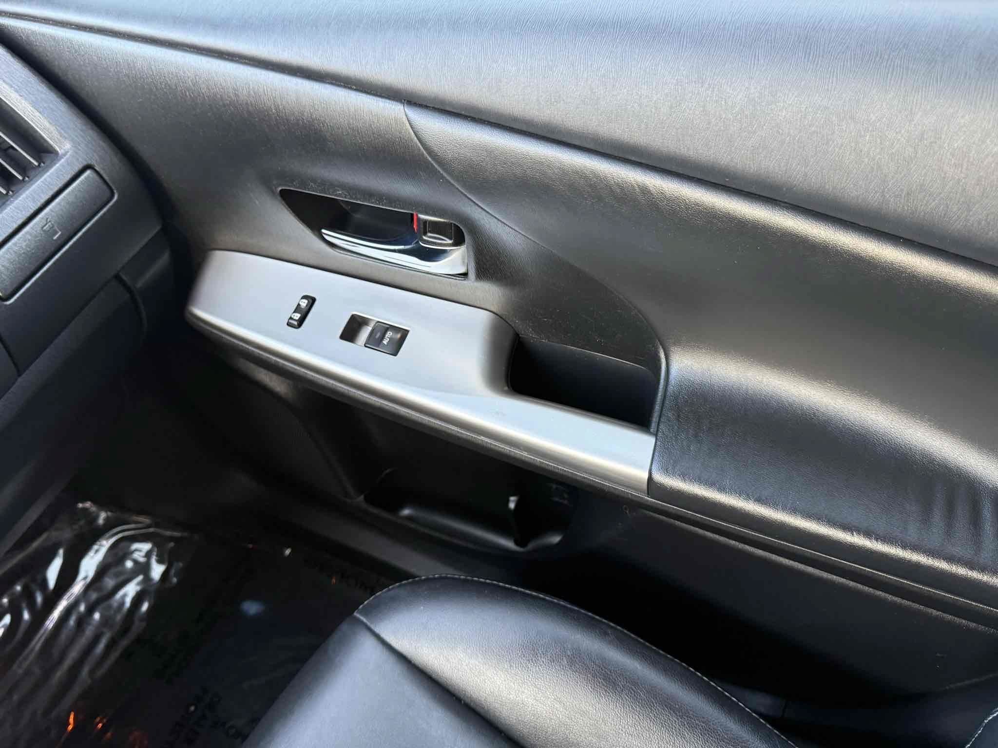 Used 2017 Toyota Prius V Four FWD image 64