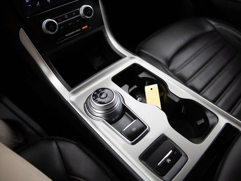 Used 2024 Ford Edge SEL image 15