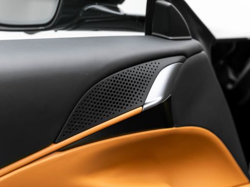 Certified 2024 Ferrari Roma image 13