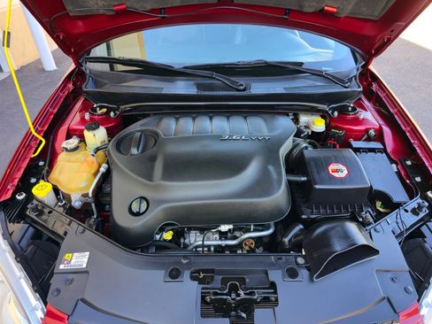 Used 2013 Chrysler 200 Limited image 33