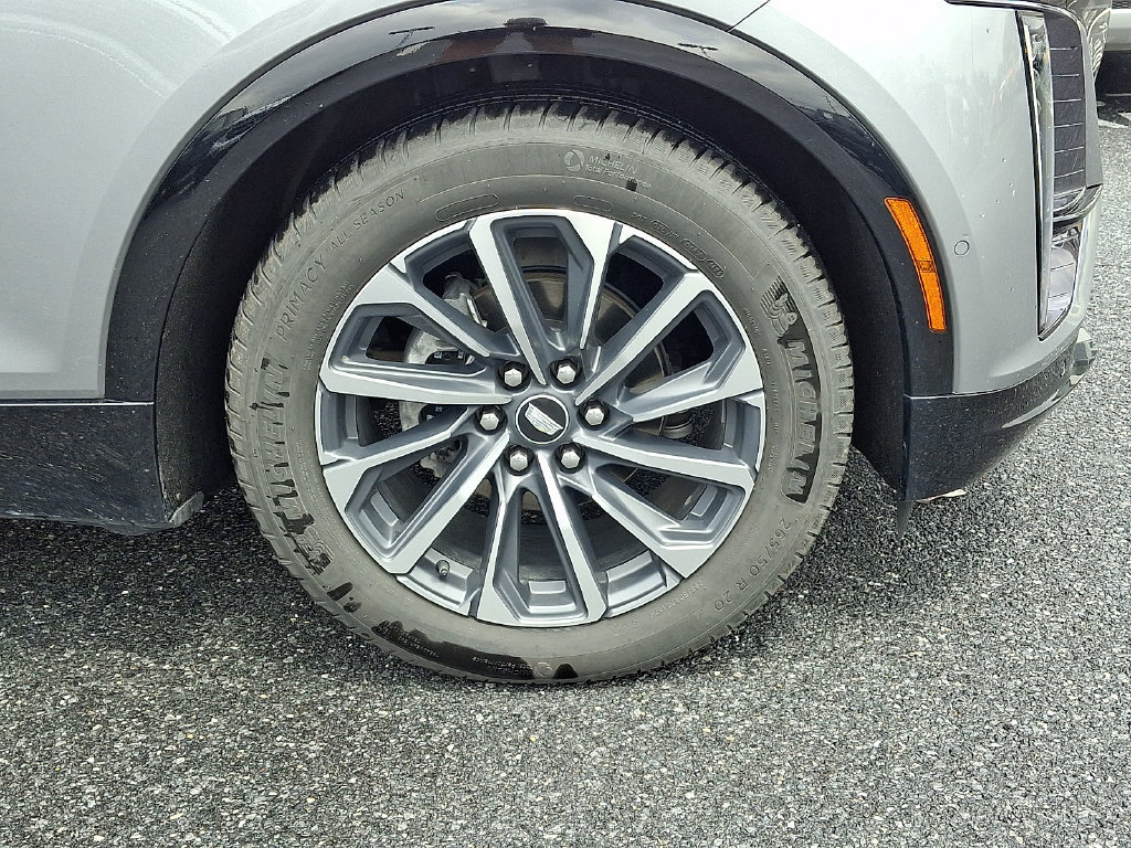 Used 2024 Cadillac Lyriq Sport w/ LPO, Floor Liner Package AWD/4WD image 9