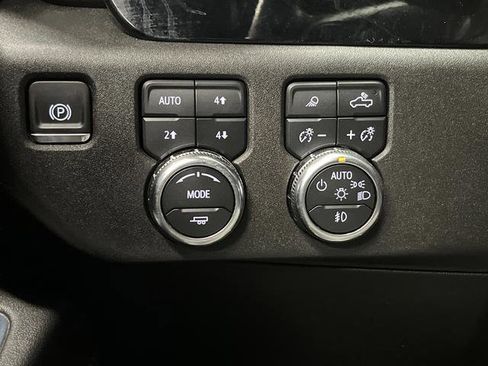 Used 2024 GMC Sierra 2500 SLE image 21