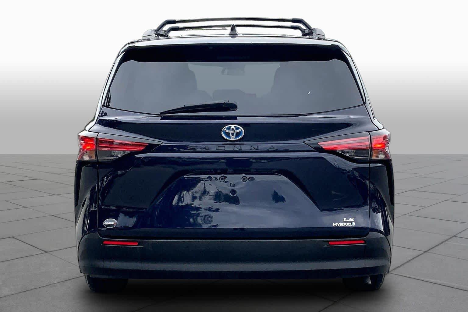 Used 2021 Toyota Sienna LE FWD image 5