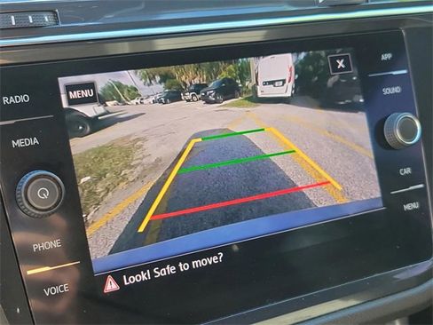 Used 2020 Volkswagen Tiguan SE R-Line image 22