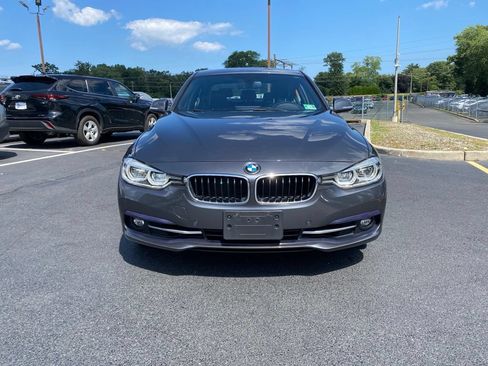 Used 2018 BMW 330i xDrive Sedan w/ Convenience Package AWD/4WD image 3
