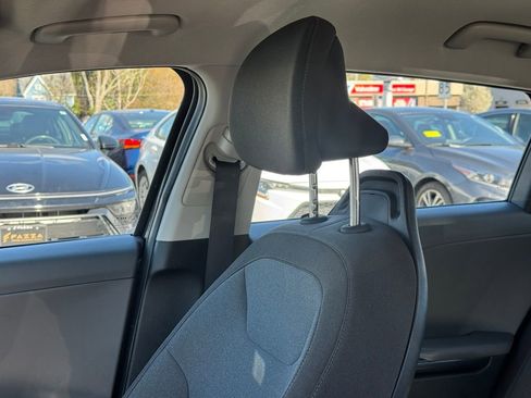 Used 2025 Kia K4 LXS FWD image 23