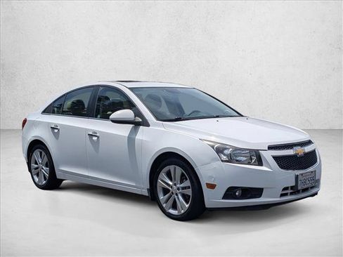 Used 2014 Chevrolet Cruze LTZ w/ Enhanced Safety Package FWD image 3