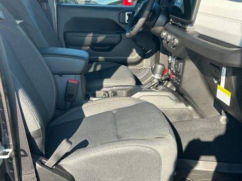 New 2025 Jeep Gladiator Willys image 20