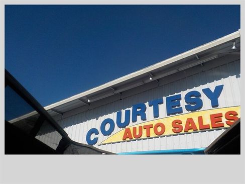 Used 2018 Dodge Durango SRT w/ SRT Interior Appearance Group image 16