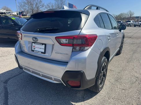 Used 2023 Subaru Crosstrek 2.0i Premium image 3