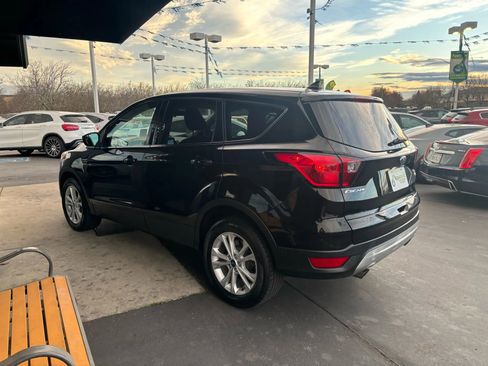 Used 2019 Ford Escape SE image 5