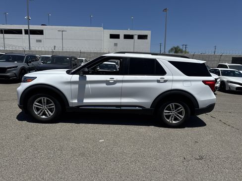 Used 2023 Ford Explorer XLT w/ Equipment Group 202A RWD image 7
