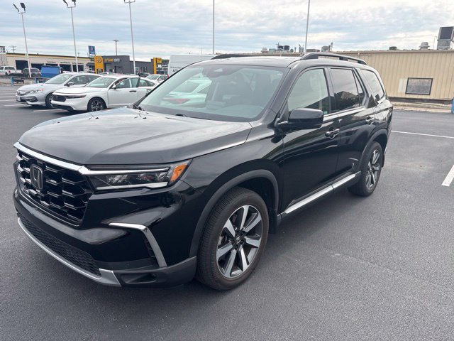 Used 2023 Honda Pilot Touring image 3