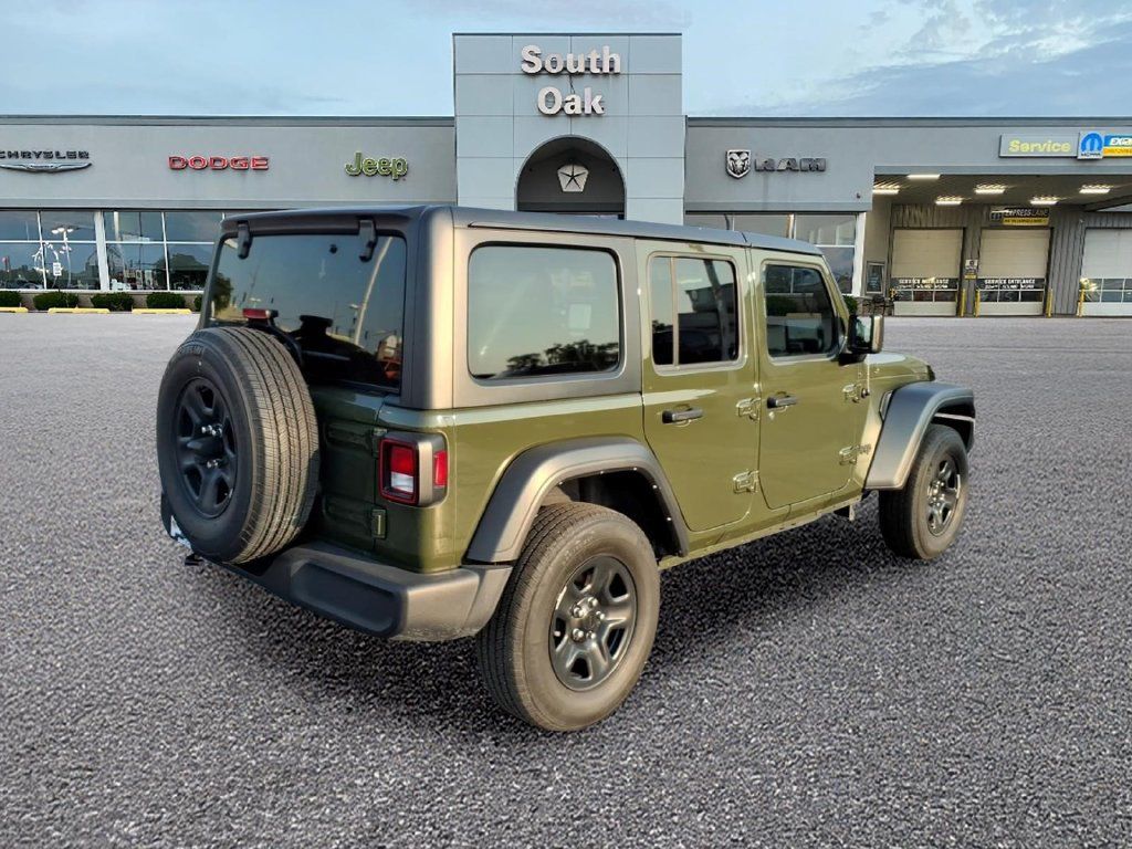 Used 2022 Jeep Wrangler Unlimited Sport AWD/4WD image 3