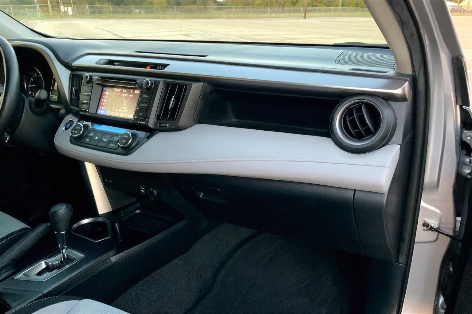 Used 2018 Toyota RAV4 XLE w/ Plus Extra Value Package FWD image 18