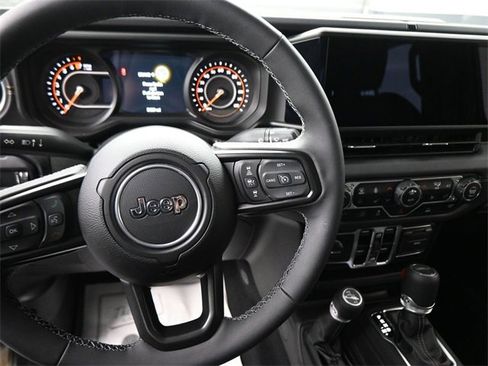 Used 2025 Jeep Gladiator Sport image 41