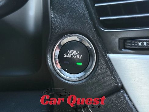 Used 2016 GMC Yukon XL SLT w/ Open Road Package AWD/4WD image 43