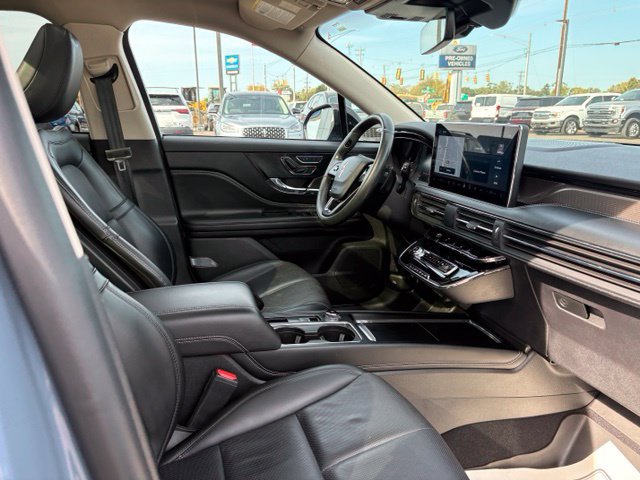 Used 2024 Lincoln Corsair Reserve w/ Equipment Group 201A AWD/4WD image 14